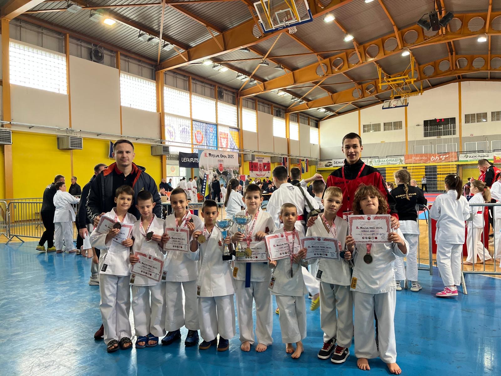 BLISTAVI NASTUP KARATE KLUBA SLOBODA TUZLA U MOSTARU